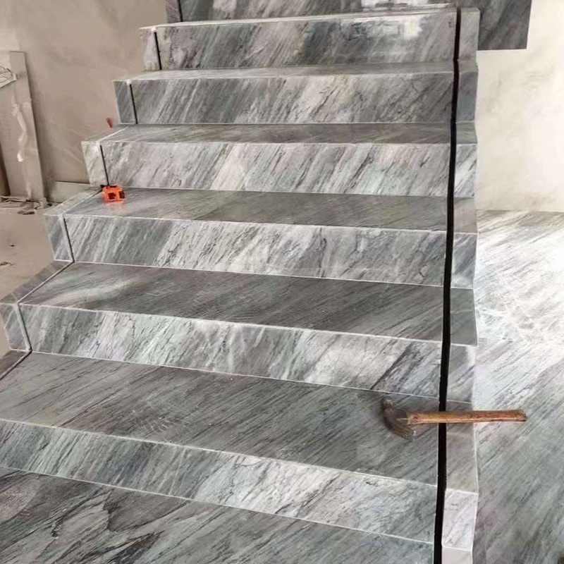 フィレンツェの灰色の大理石の階段床タイルの背景