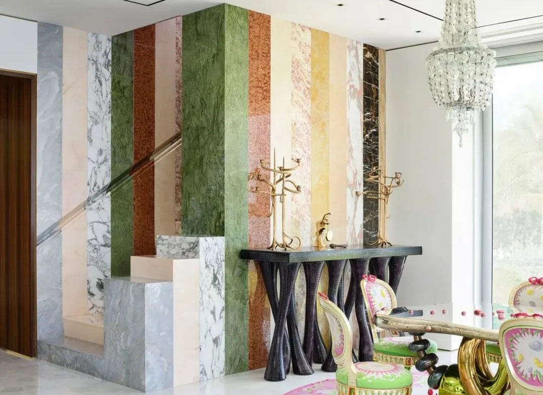 色彩と永遠が出会うとき: 色付き大理石の台頭は伝統的な色彩美学を破壊しているのか?