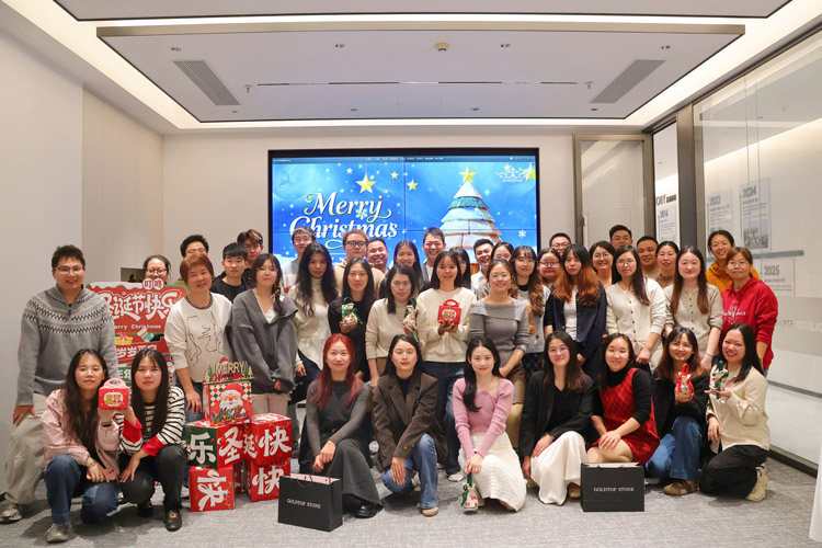 ホリデースピリットを祝う：GOLDTOPでの楽しいクリスマスの集まり